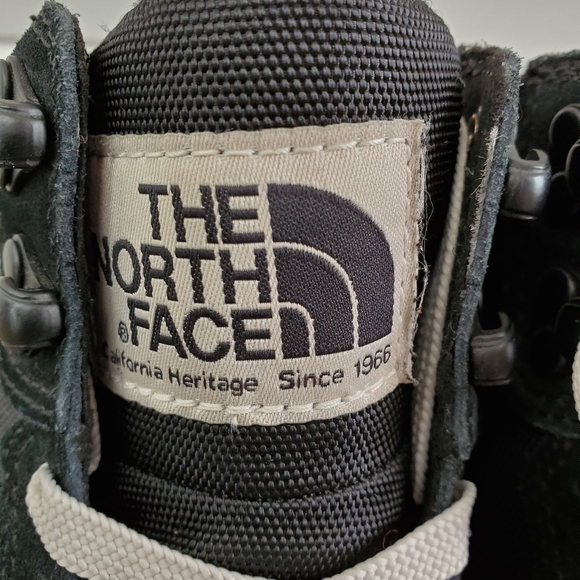 The North Face Womens Boots - Picture 3 of 5